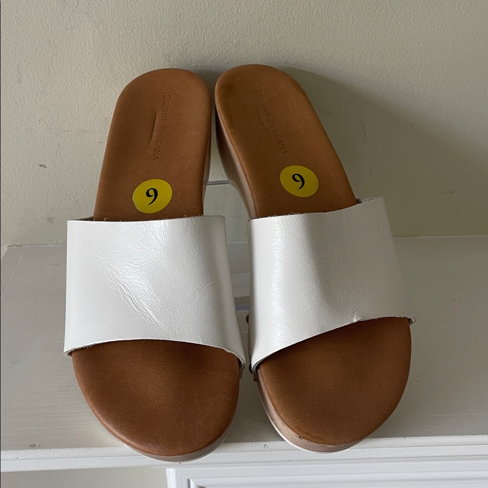 Donna Toscana Wooden White Leather and golden hardware Slide Sandals Size 9 EUC